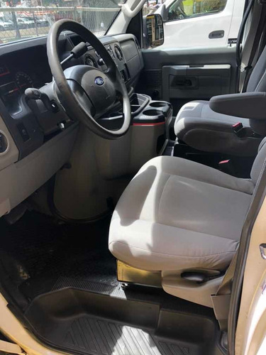 Ford Econoline E 150 Advance Track 12 Pasajeros 2013