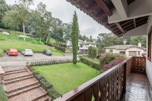 Casa En Venta En Provenza. Cod V8583