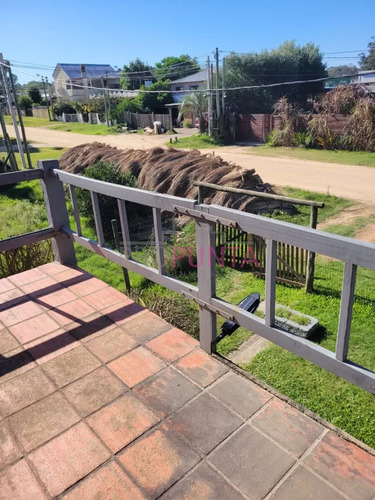 Se Vende Casa De Dos Dormitorios En Balneario Buenos Aires