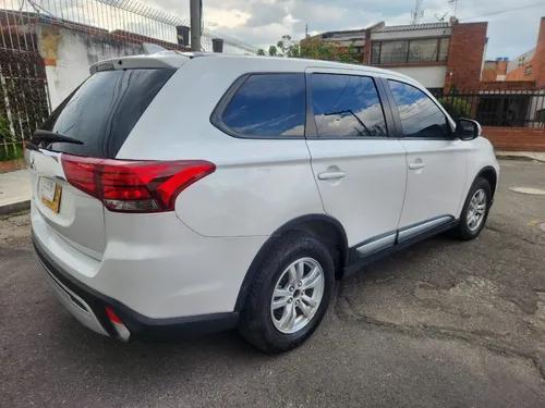Mitsubishi Outlander 2.4 Kaiteki