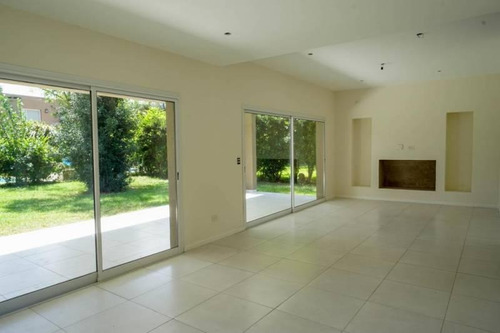 Venta - Casa A Estrenar En Las Orquideas - Bayugar Negocios Inmobiliarios