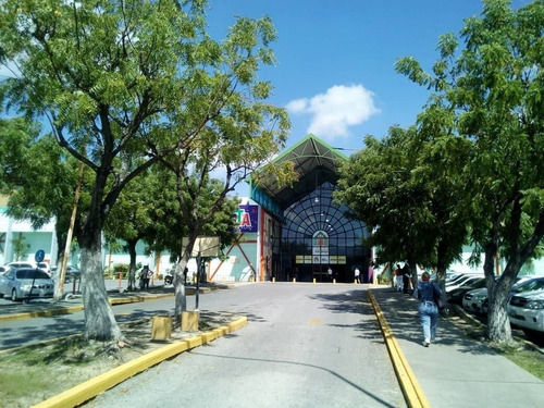 Imagen 12 de 12 de Mm 0412.5796259 Se Venden Dos Locales En Uno En Cc Gran Bazar Oportunidad
