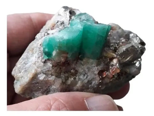 Amazing Esmeralda En Matriz Piedra Natural