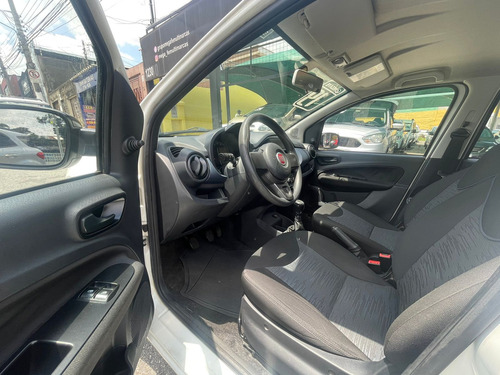 Fiat Uno Uno Attractive 1.0 8V (Flex) 4p