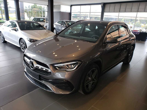 Mercedes Benz Gla200 Con Kit Amg Line 2021