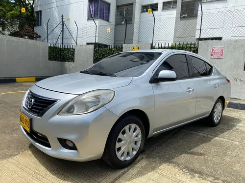 Nissan Versa 1.6 Sense