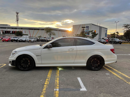Imagen 10 de 12 de Mercedes Benz C63 Amg Performance Package 2012