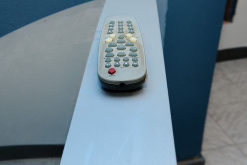 Vendo Tv Philips Gris C/ Control Remoto. Excelente Estado