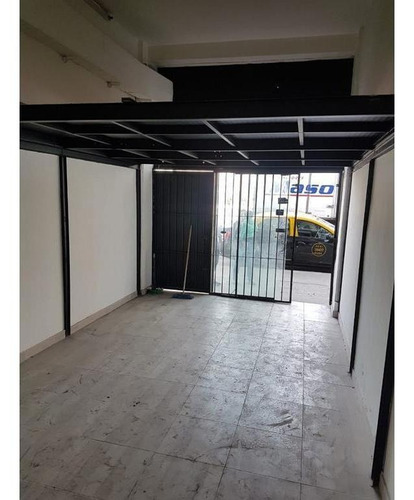 Imagen 4 de 6 de Excelente Local Comercial Con Entrepiso En Venta Sobre Avenida Balbin. Saavedra