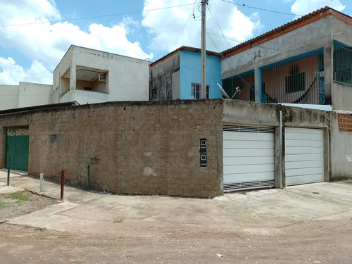 2 Casas Sobrado De Esquina 