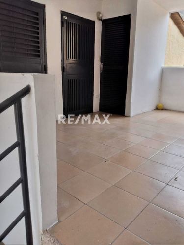 Imagen 1 de 7 de En Venta Hermoso Apartamento Ubicado En Paracotos