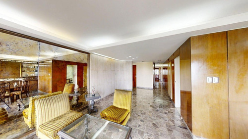 Departamento De 4 Ambientes En Venta En Flores.
