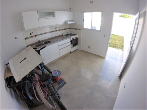 Imagen 4 de 13 de Triplex 3 Amb Con Playroom - Cochera - Fondo // Marmol 837