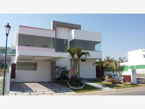 Imagen 2 de 12 de Casa Sola En Venta Lomas De Cocoyoc