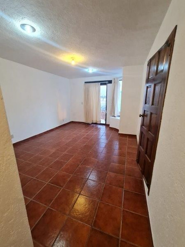 Se Vende Residencia En Misión Concá, Roof Garden, Cto Serv, 4 Recamaras, 4.5 Bañ