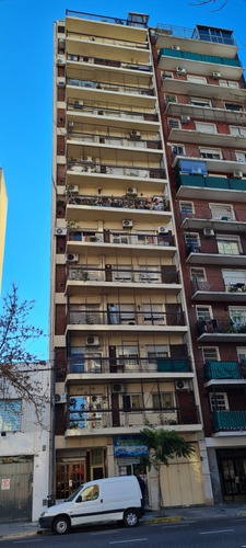 Departamento Al Frente - Piso 12 - Semi Piso - 3 Amb - Impecable- Dueño Directo - Sin Comisiones - 