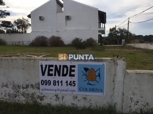 Terreno Con Una Ubicacion Espectacular Frente A La Plaza Donde Esta El Chorro Y Frente Al Complejo De Terrazas.