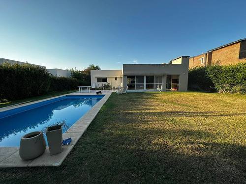 Vendo Casa En Cadaques (funes Hills)