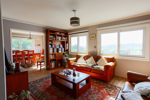 Se Vende Casa Con Vista Al Rio En Excelente Sector
