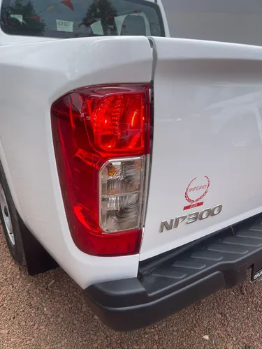 Nissan NP300 2.5 SE Paq Seguridad Mt