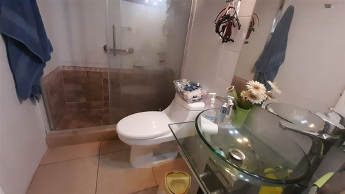 Casa Venta 4 Dorm. En Circunvalacion Las Flores, Las Condes