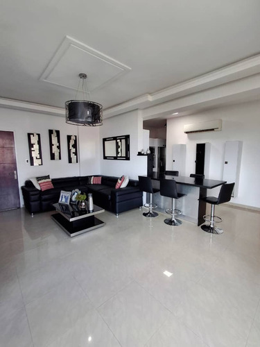 Josseyris Jimenez Vende Apartamento En El Parral Res Alameda Suites