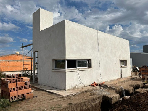 Casa En Contrucción Sobre J. Selva Norte 2045