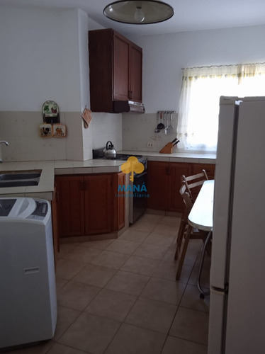Alq. Temporada, Apartamento 3 Dormitorios, Zona Céntrica, A 250 Metros Del Mar - Atlántida Ap1