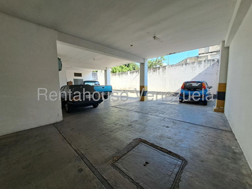 Bella Oficina En Venta Amoblada Zona Centro Calle Rivas Maracay 25-17456 Hc