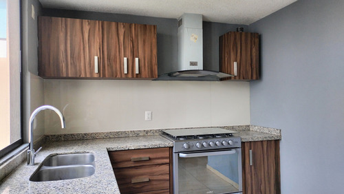 Casa En Renta En Zibata Queretaro