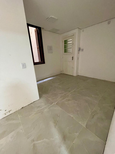Apartamento Grande, Com Pátios