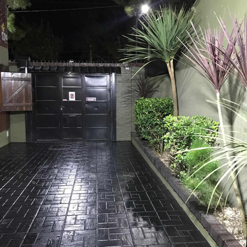 Complejo De Alquiler Temporario Con Piscina Climatizada