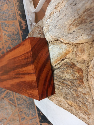 Madeira Muiracatiara Rajada 50 X 15 X 5cm (Usado)