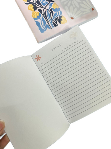 Kit Cuadernos X2 A5 A6 Abrochado Flores Dia Del Amigo Regalo Crema