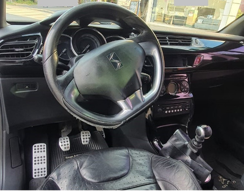 Imagen 18 de 24 de Citroen Ds3 Motor 1.6 Thp Sport Chic 3 Puertas Blanco 2011