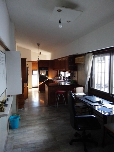 Imagen 14 de 30 de Casa 2 Plantas. Parque Avellaneda, Fernandez 1600. 250 M2