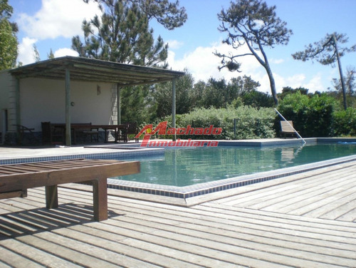Casa En Punta Del Este, Pinares- Ref: 4359