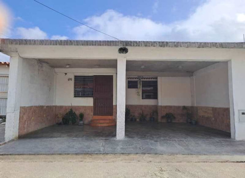 Se Vende Casa En Urbanización El Prado, El Samán, Guacara. Vr Aceptan Credito Pdvsa