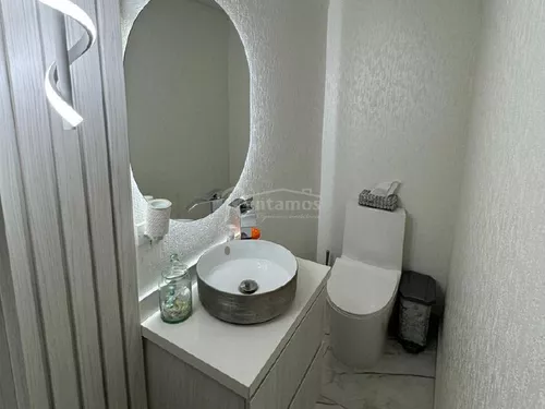 Casa En Arriendo En Loma Del Escobero. Cod A775978