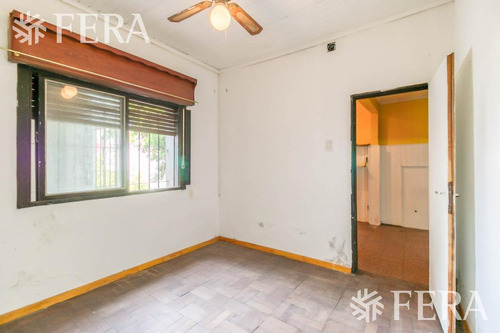 Imagen 9 de 21 de Venta De Casa De 3 Ambientes Con Cochera, Patio Y Quincho Con Parrilla (27504)