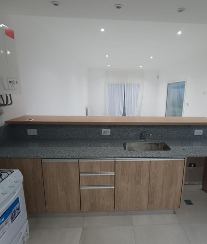 Casa En Venta - 4 Dormitorios 3 Baños - Cochera - 650mts2 - Tandil