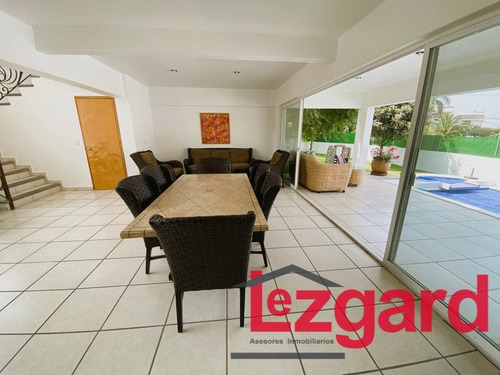 Encuentra Confort Y Estilo: Casa Seminueva En Lomas De Cocoyoc