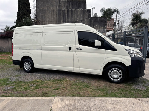 Toyota Hiace 2.8 Tdi Furgón 6at L2h2 3a 5p