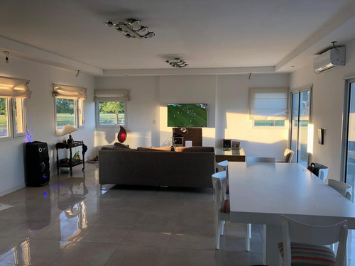 Dueño Casa Canton Barrio Islas Al Agua Con Piscina
