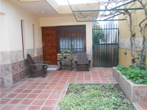 Se Vende Casa 3 Dorm. Centrica En Almafuerte