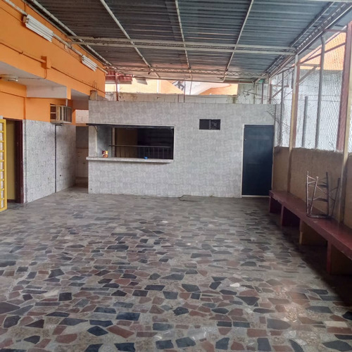 Casa En Venta Urbanización Las Flores Santa Teresa Del Tuy.