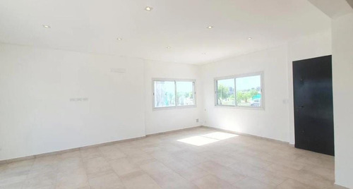 Imagen 20 de 28 de Casa En Venta En San Ramon - Pilar Del Este