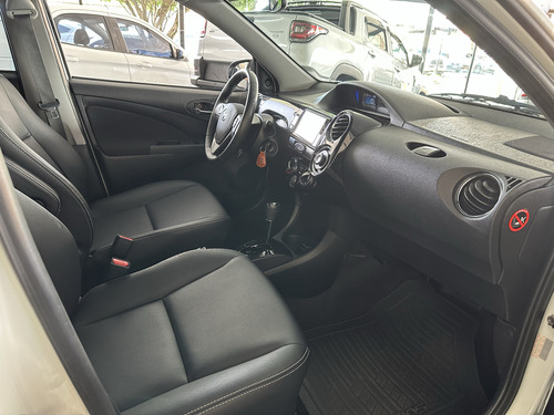Toyota Etios 1.5 XLS SEDAN 16V FLEX 4P AUTOMÁTICO