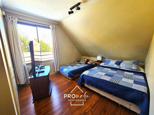 Amplia Casa Con Terraza Cerrada En Excelente Ubicación