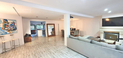 Casa Remodelada En Venta En Punta Chica, San Fernando